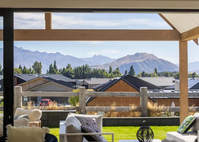 Miharo Retreat | Spa, Bbq & Mountain Views Wanaka