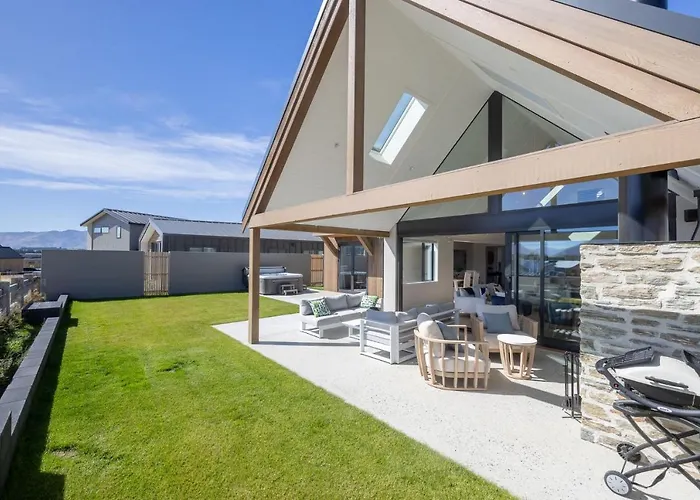 Miharo Retreat | Spa, Bbq & Mountain Views * Wanaka